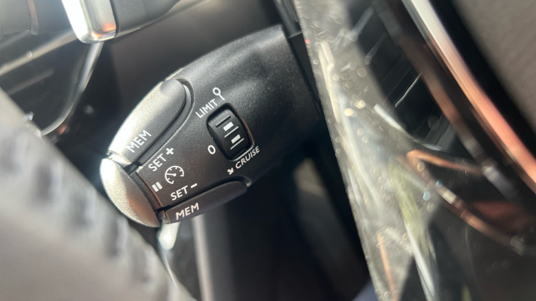 Peugeot 208 1.2 Hybrid 100 Allure 5dr e-DSC6 Petrol Hatchback